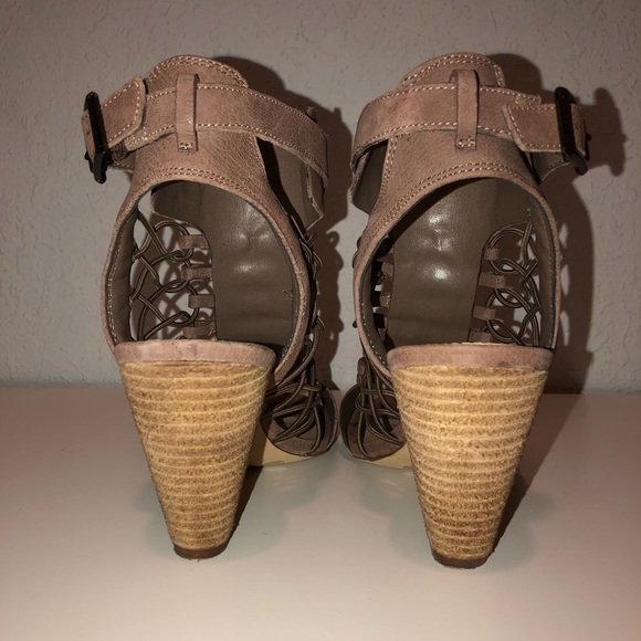 Vince Camuto heels - Picture 4 of 4